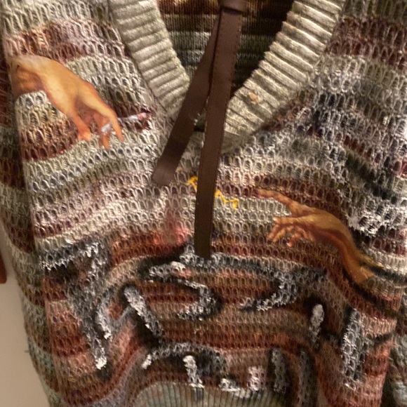 oversized graffiti v neck sweater - Picture 3 of 4